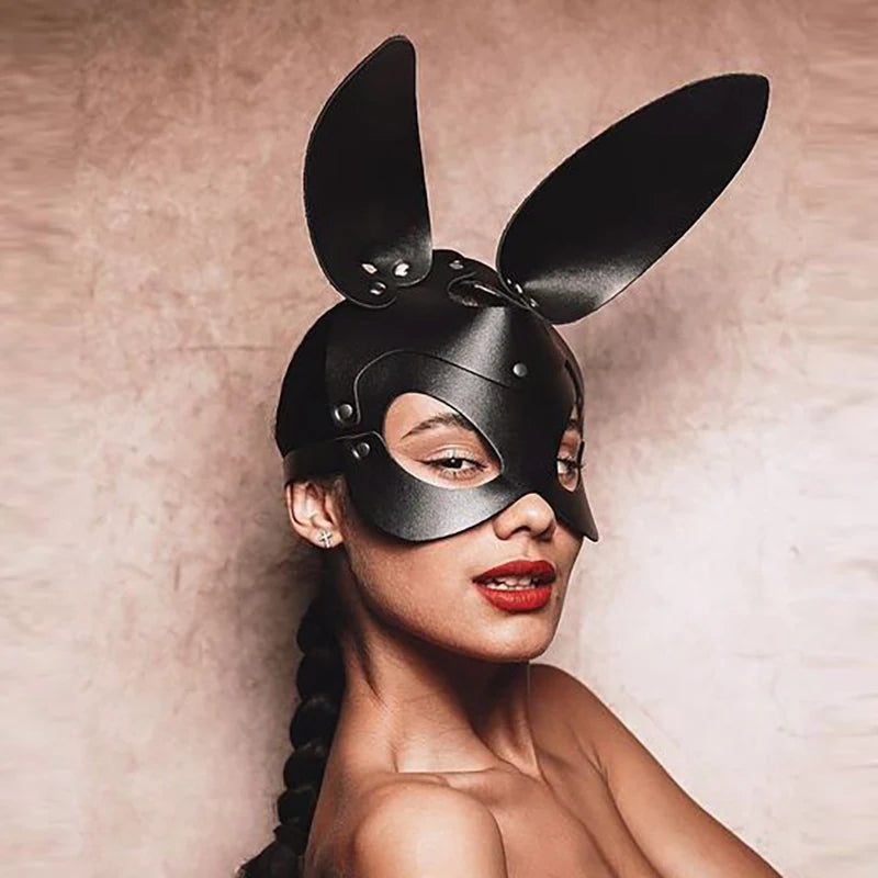 Dark Seduction: Leather Masquerade Mask