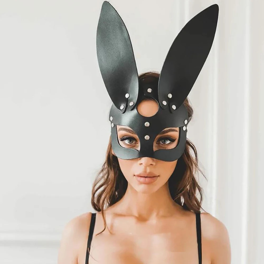 Dark Seduction: Leather Masquerade Mask