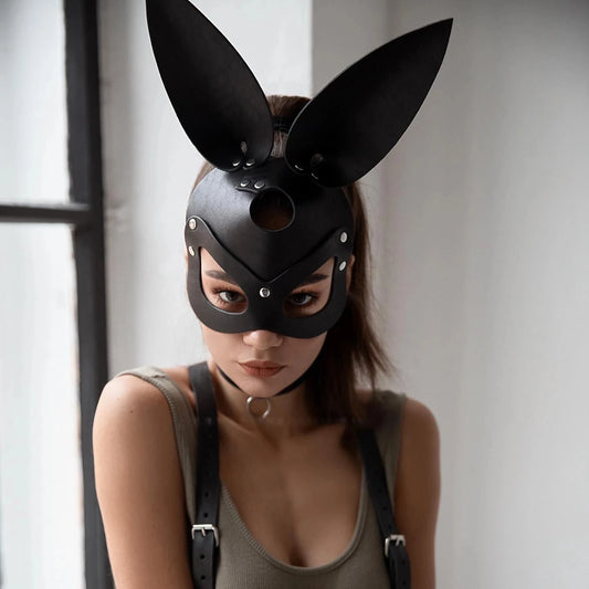 Dark Seduction: Leather Masquerade Mask